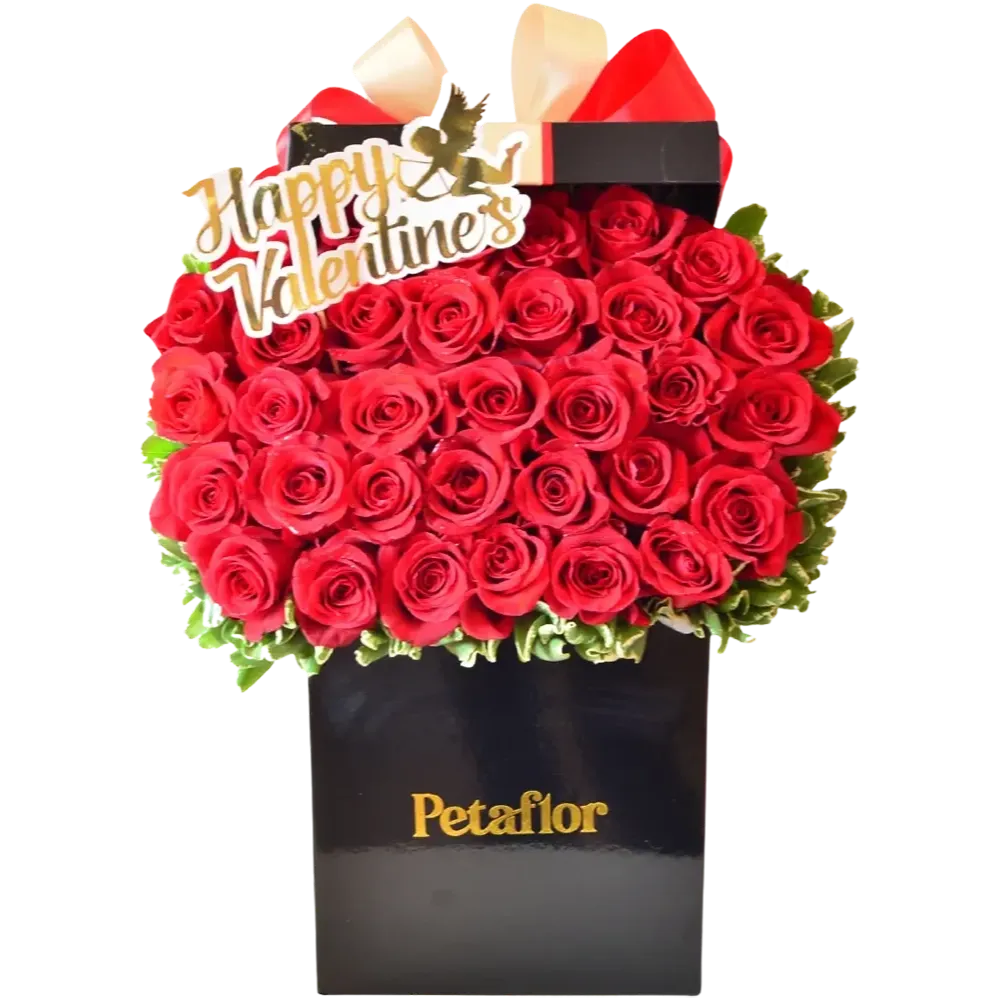 MF07: Caja negra cuadrada con 30 rosas rojas y topper de Happy Valentine's Day.