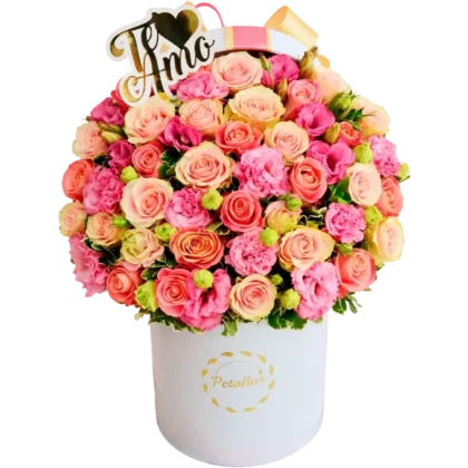 MF12: Arreglo de rosas y lisianthus en tonos cálidos como amarillo, naranja y rosa.