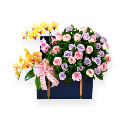 B01 - Baúl de madera con 30 rosas