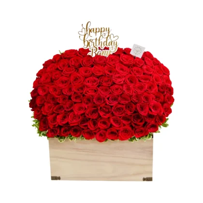 B02 - Baúl en madera con rosas rojas